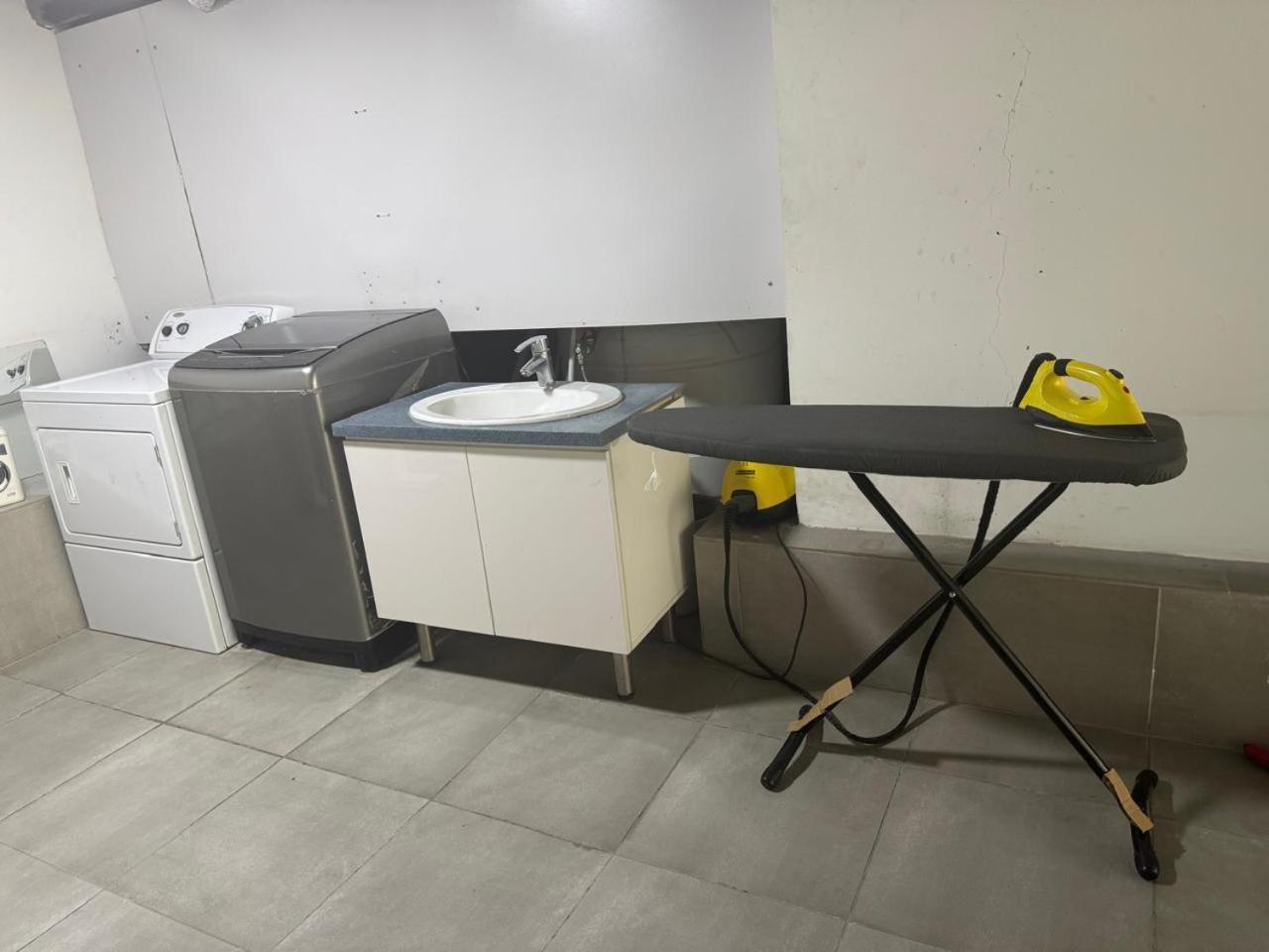 Weibdeh Heights Hotel Suites Amman Eksteriør bilde